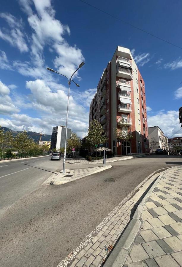 Apartamente Tiranë Luaran gambar