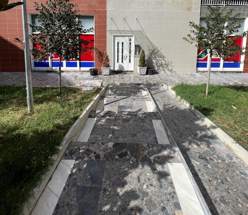 Apartamente Tiranë Luaran gambar