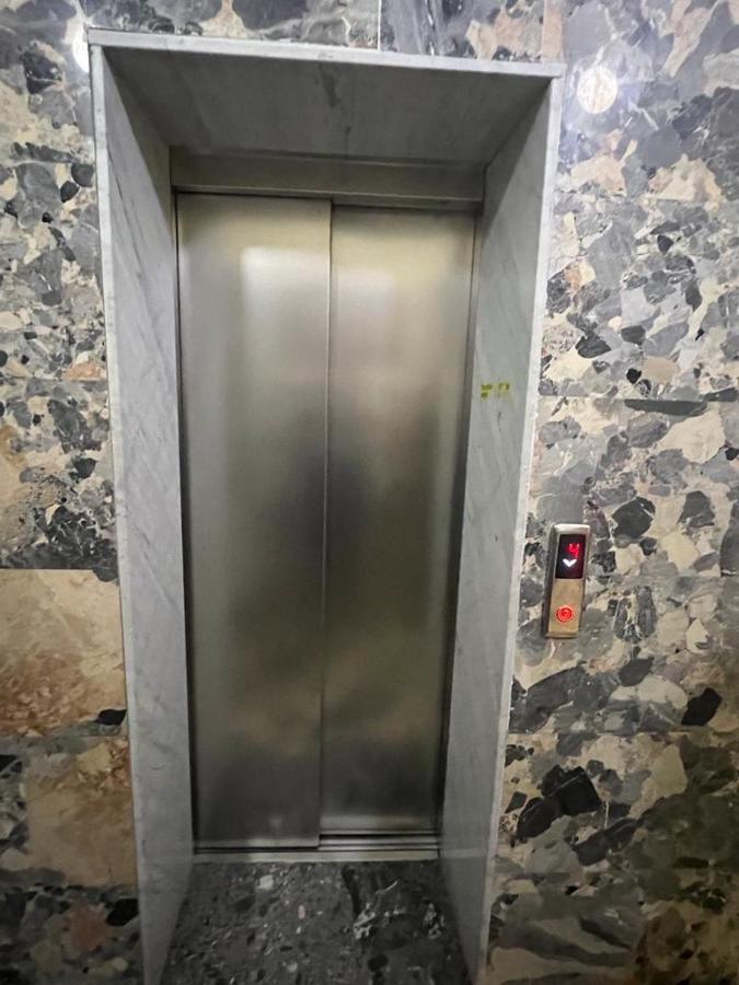 Apartamente Tiranë Luaran gambar