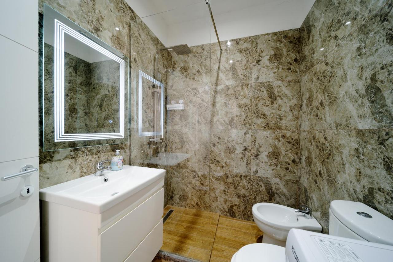 Apartamente Tiranë Luaran gambar