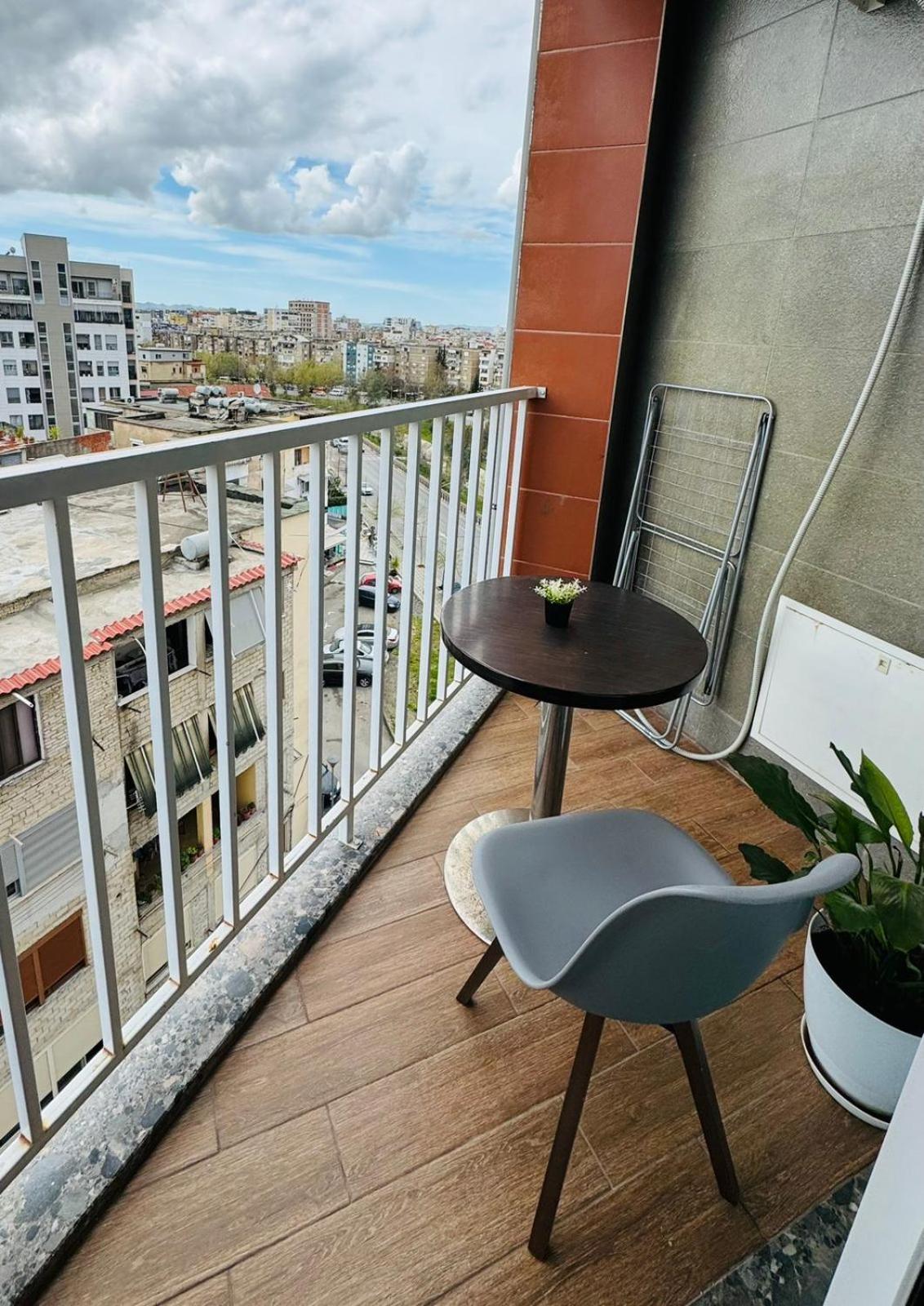 Apartamente Tiranë Luaran gambar