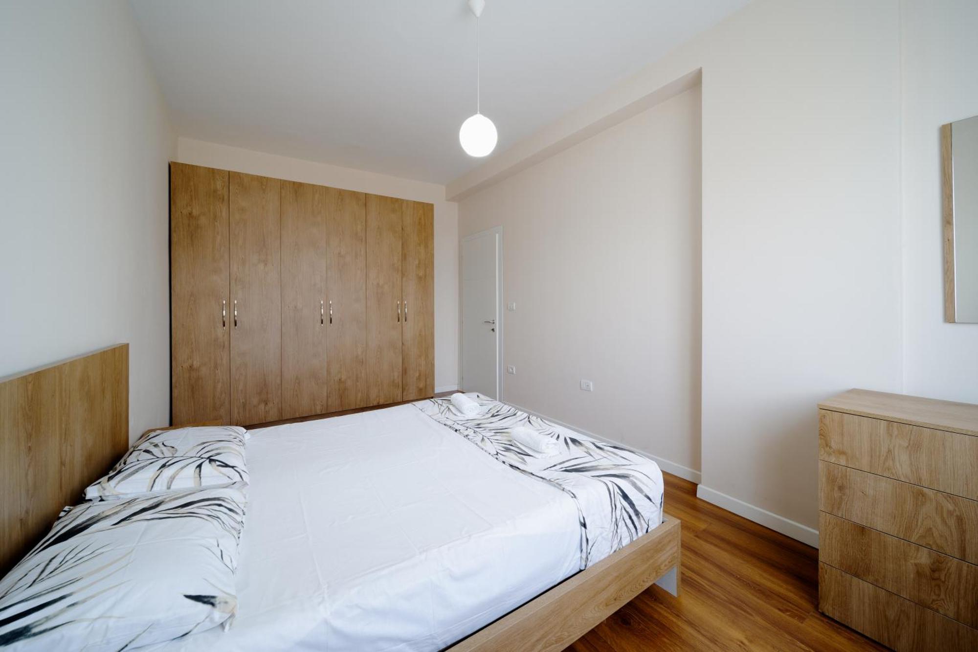 Apartamente Tiranë Bilik gambar
