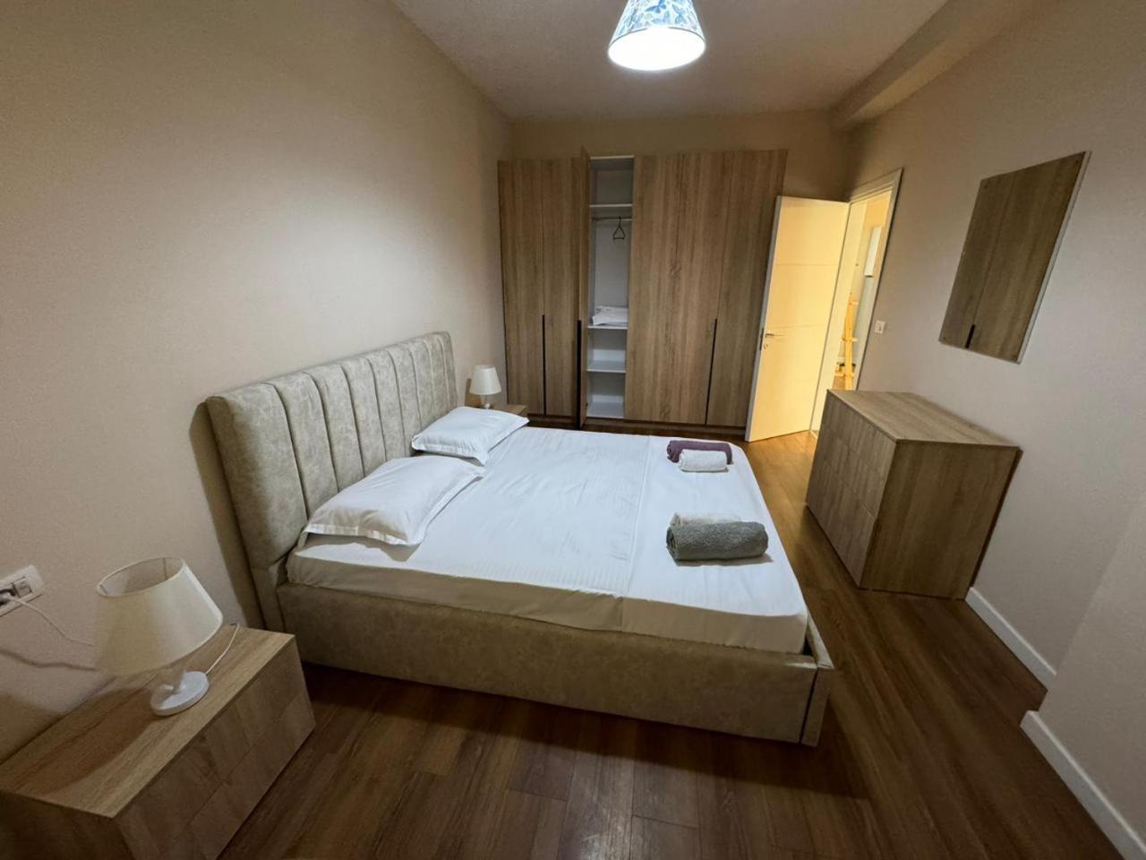 Apartamente Tiranë Luaran gambar